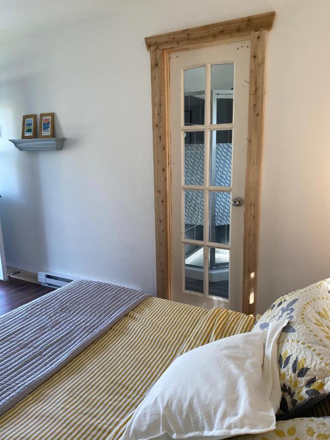 Auberge Et Salle De Spectacle La Fascine L'Isle-aux-Coudres Zewnętrze zdjęcie